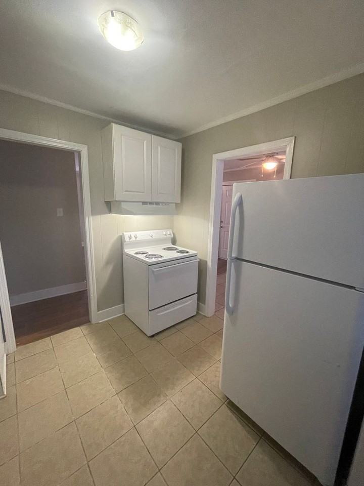 1131 Amelia Ave - Photo 6 of 12