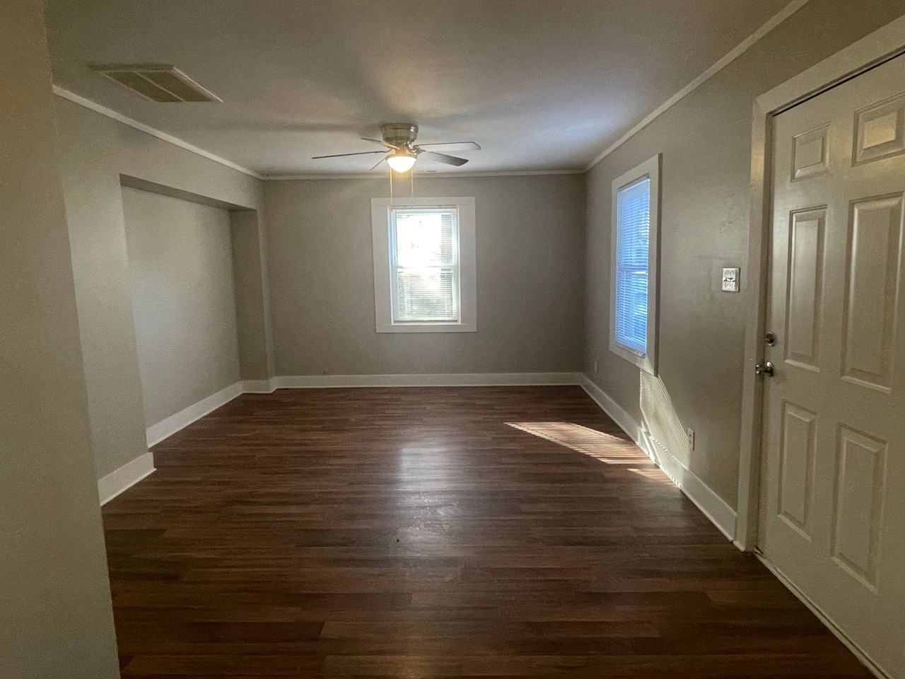 1131 Amelia Ave - Photo 2 of 12