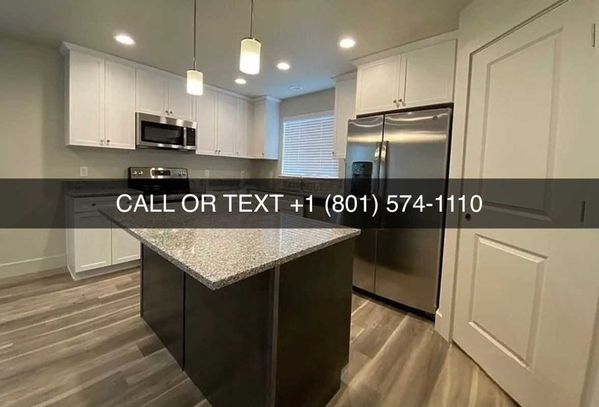 1040 E 1020 S - Photo 3 of 11