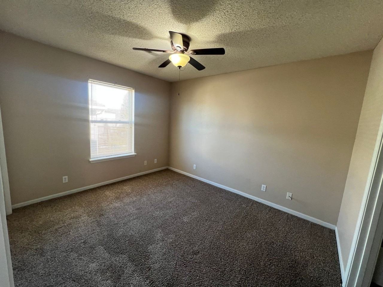 121 Hickory Valley Rd - Photo 4 of 28