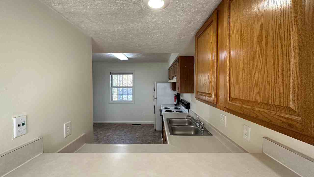 723 E Sherwood Hills Dr - Photo 3 of 17