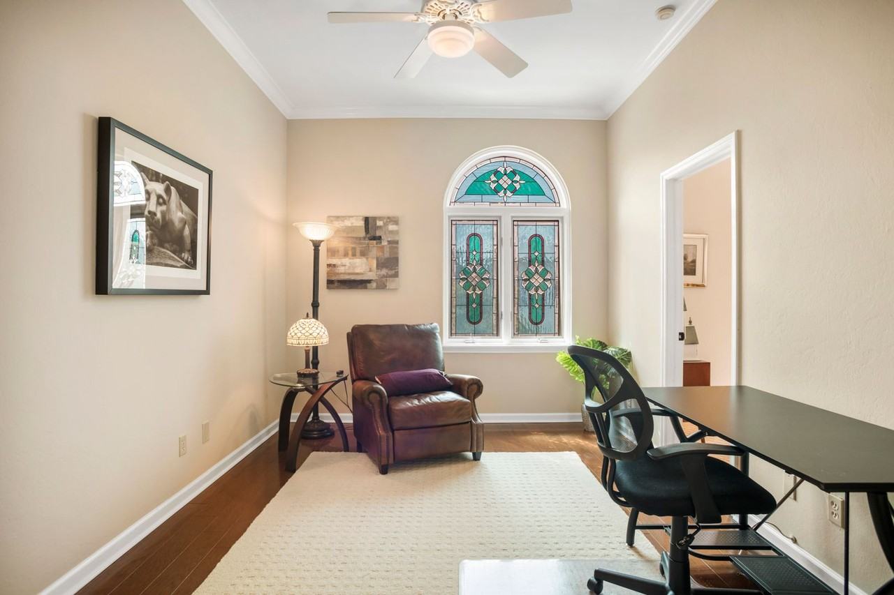 350 3rd Ave S - Photo 6 of 37