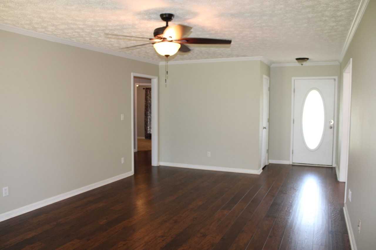 67 Meadowview Dr - Photo 3 of 24