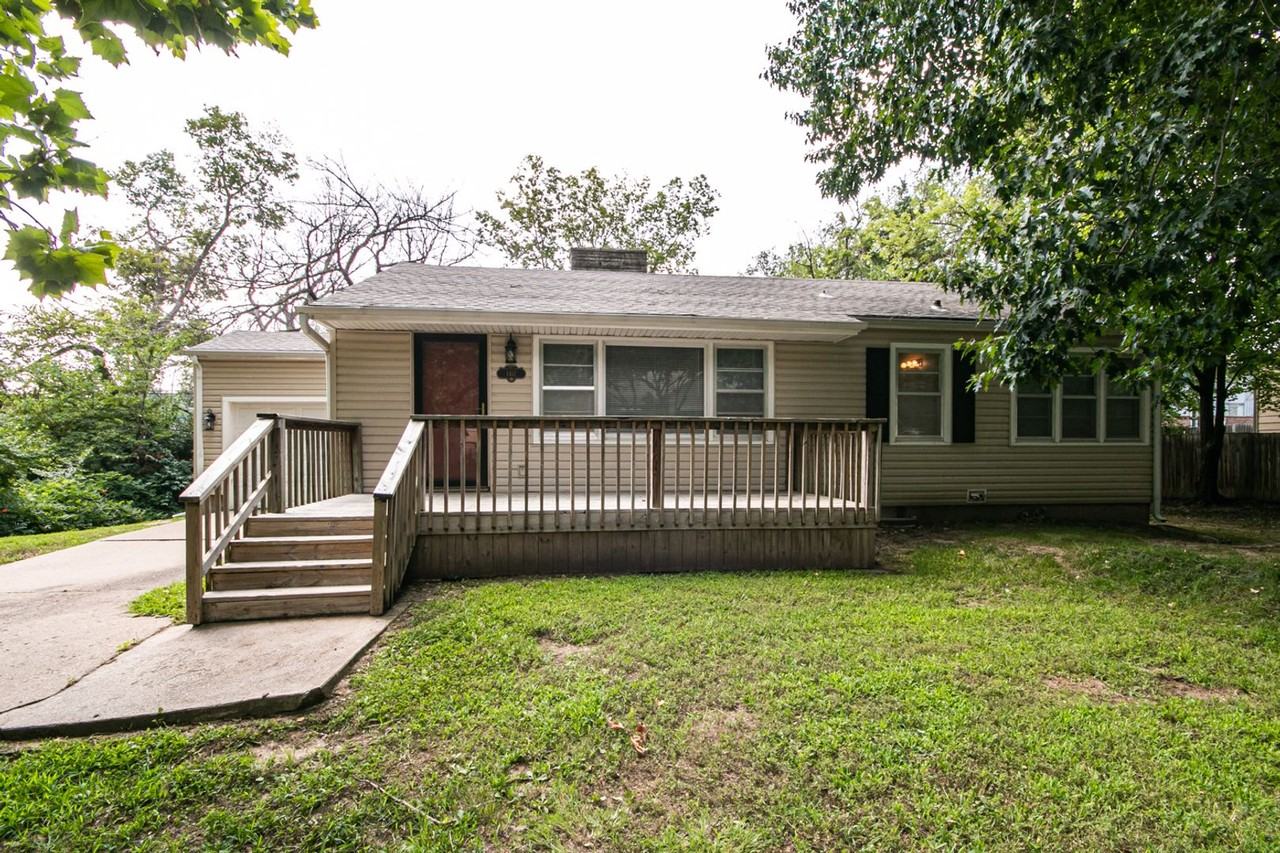 1411 Vista Ln - Photo 2 of 33