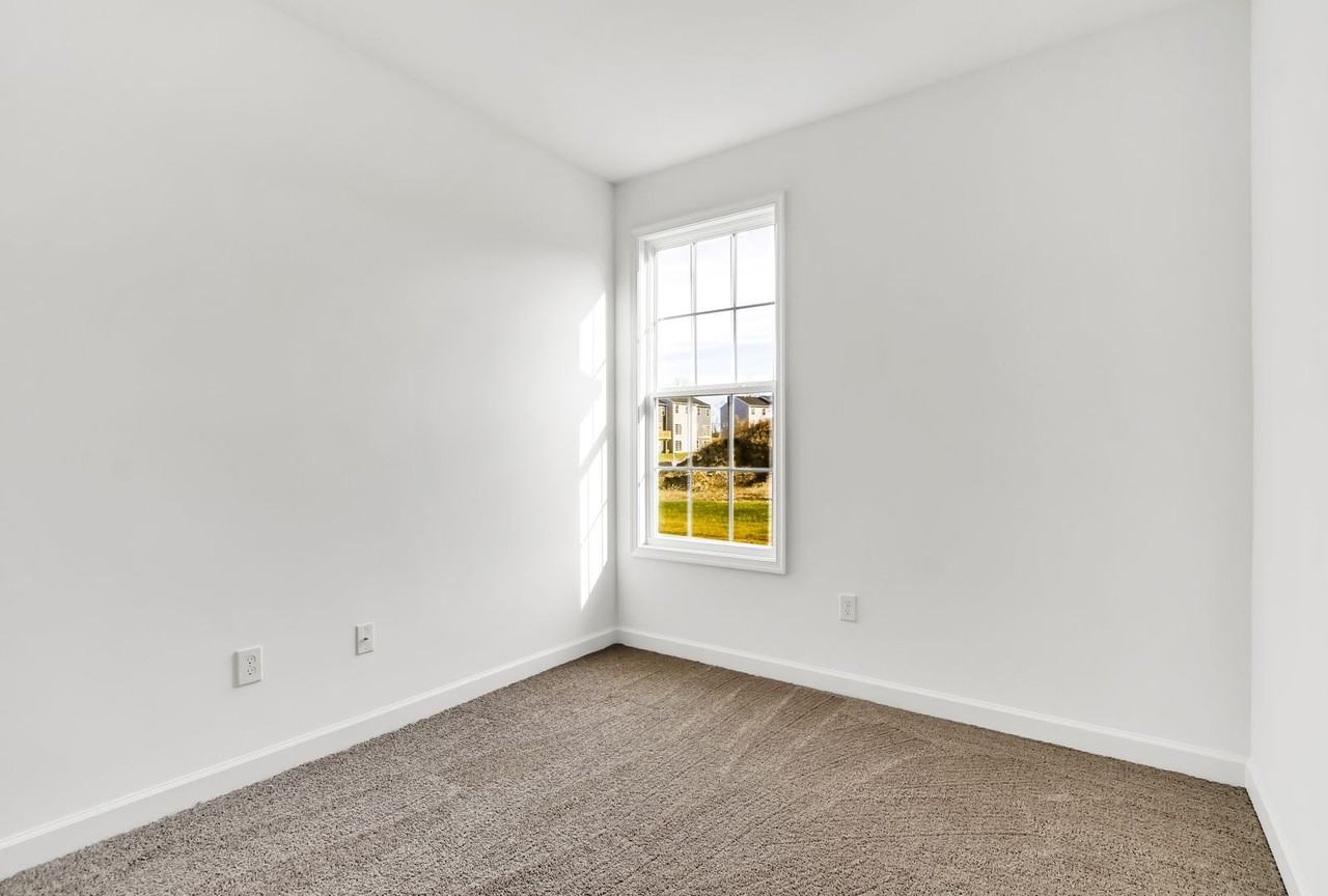 216 S Center St - Photo 5 of 5