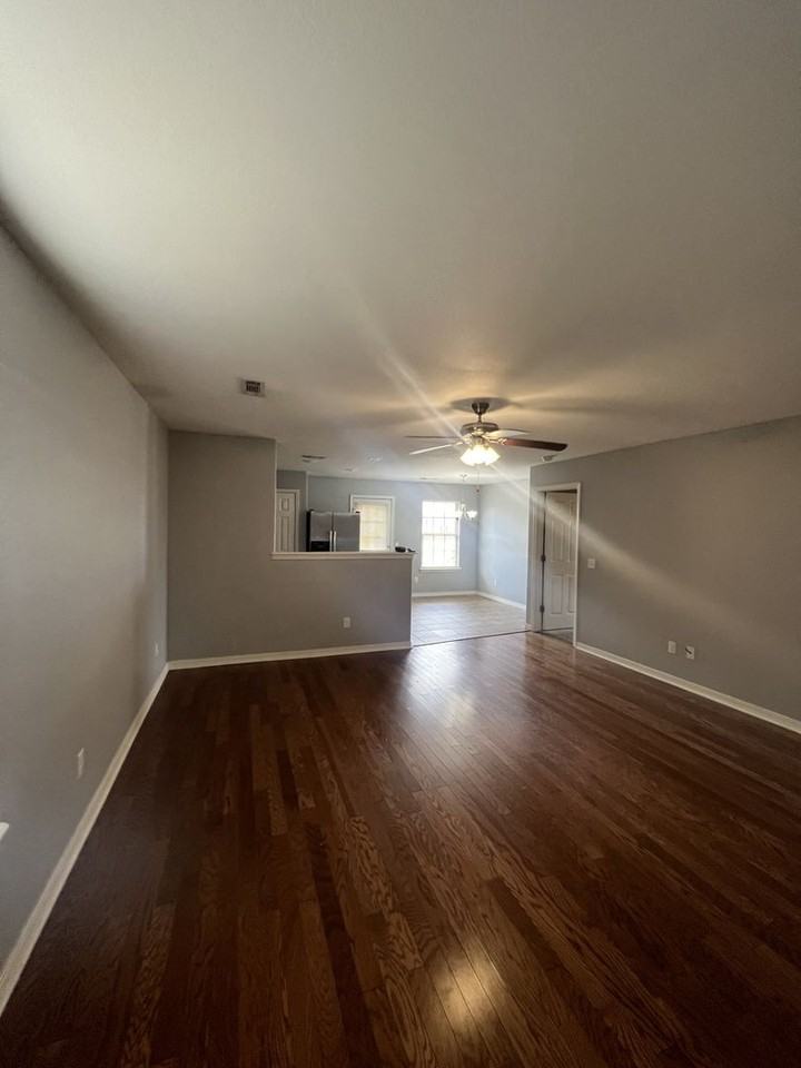 2016 S Highview Ave - Photo 2 of 16