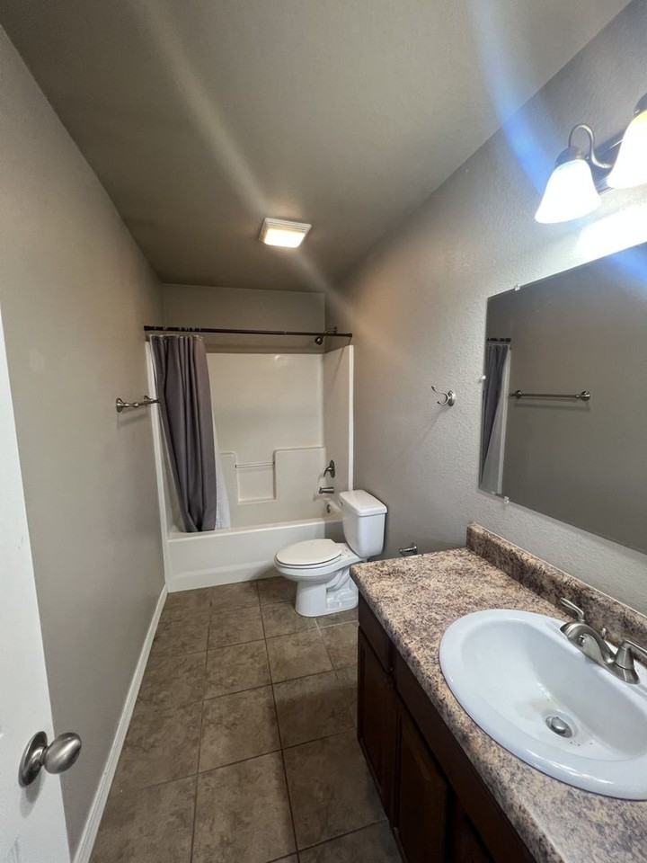 2016 S Highview Ave - Photo 7 of 16