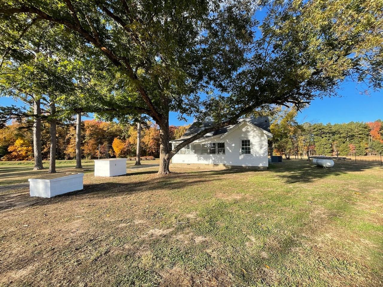 850 Buggs Island Rd - Photo 3 of 15