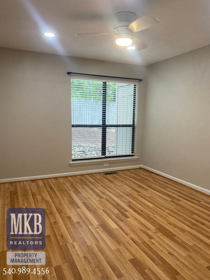 7123 Pine Ct - Photo 2 of 23