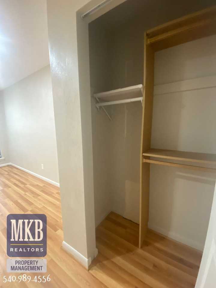 7123 Pine Ct - Photo 3 of 23