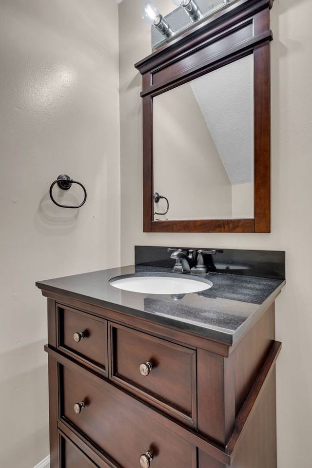3089 Woody Ln - Photo 4 of 17