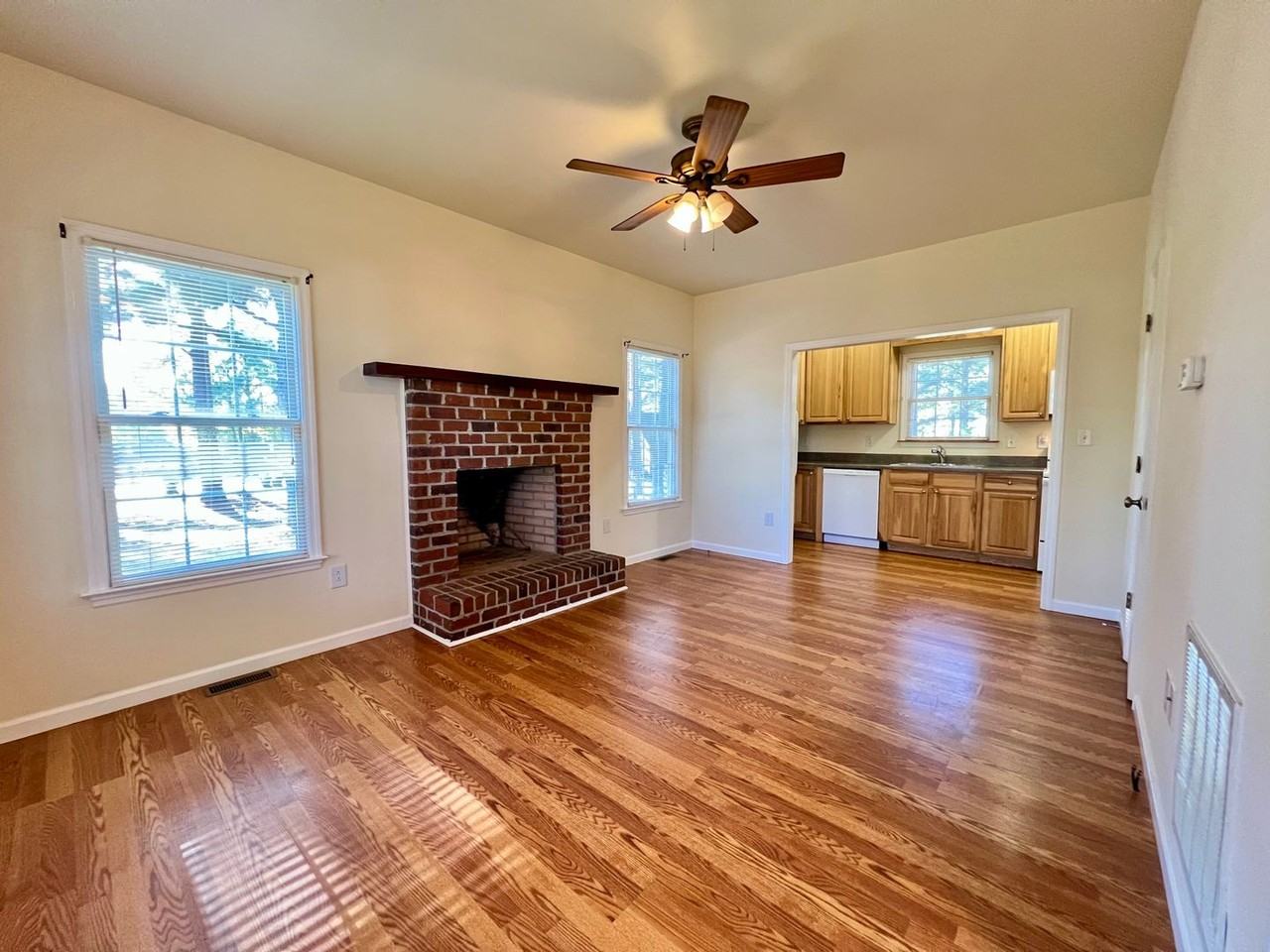 100 N Edge Dr - Photo 2 of 10