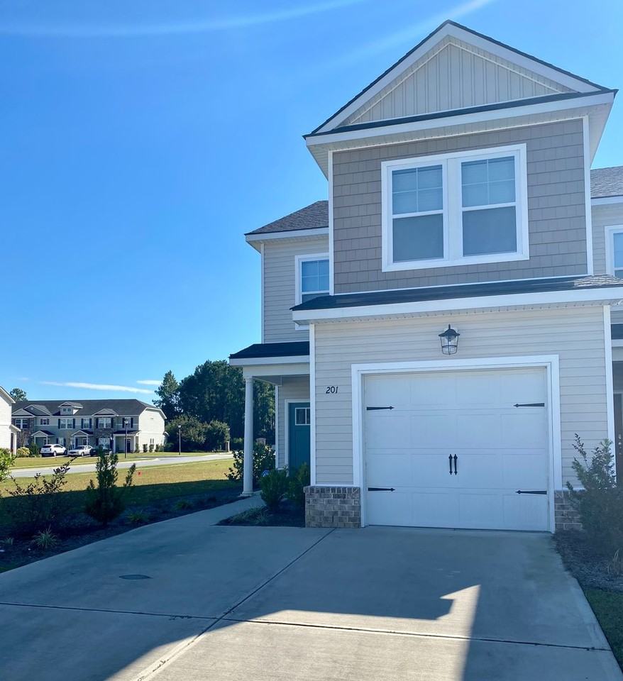 201 Sonoma Dr - Photo 2 of 24