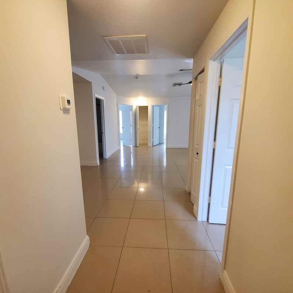 914/916 Alabama Rd S - Photo 2 of 14