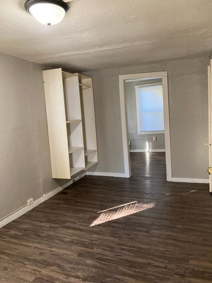 1500 W. 16th St. - Photo 3 of 5