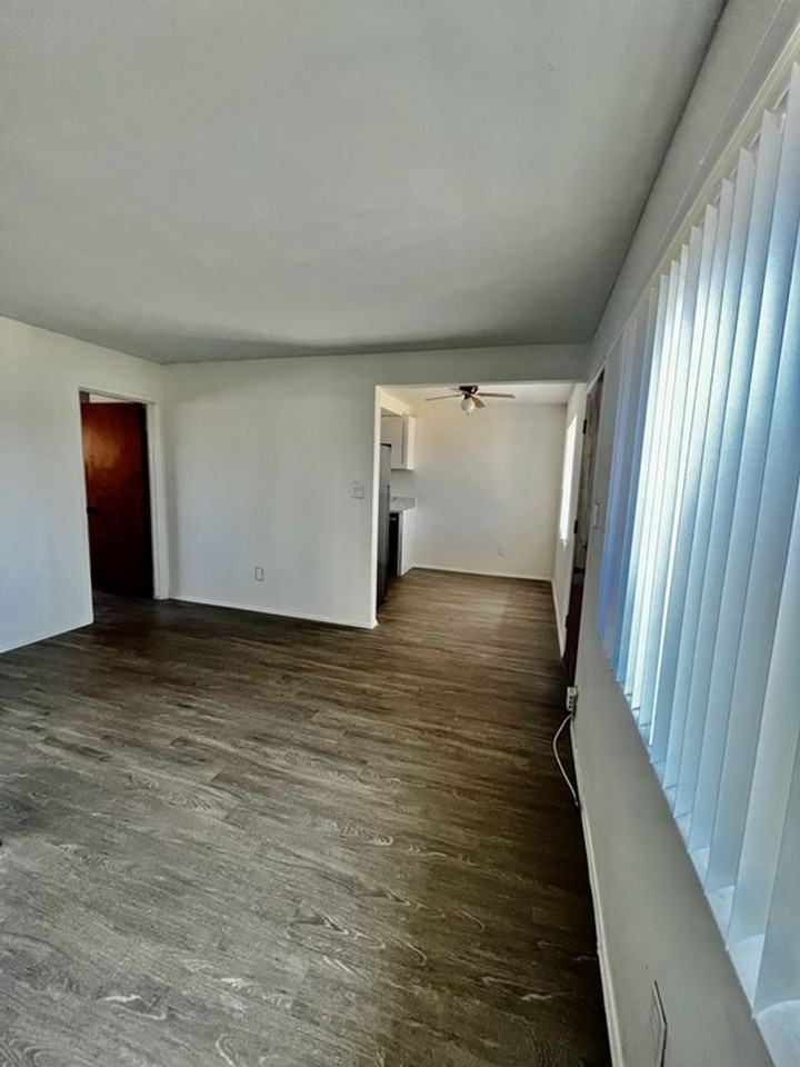 2731 Drew Ln - Photo 4 of 11