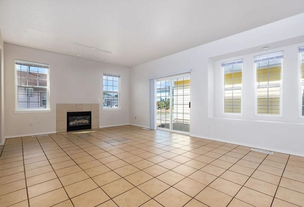 1120 Elm St - Photo 5 of 15