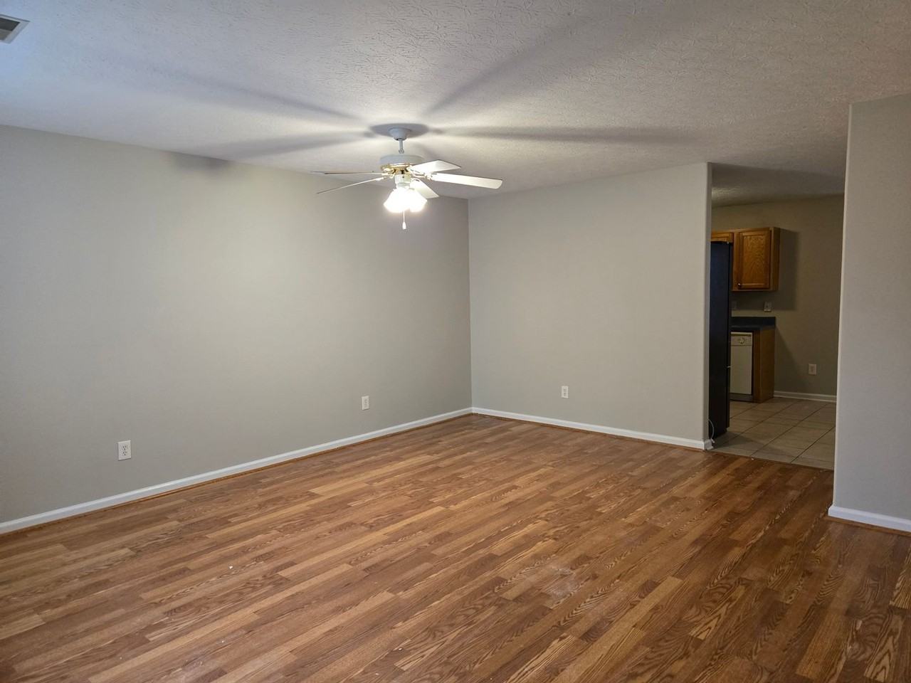 1092 Winding Oak Trl - Photo 2 of 39