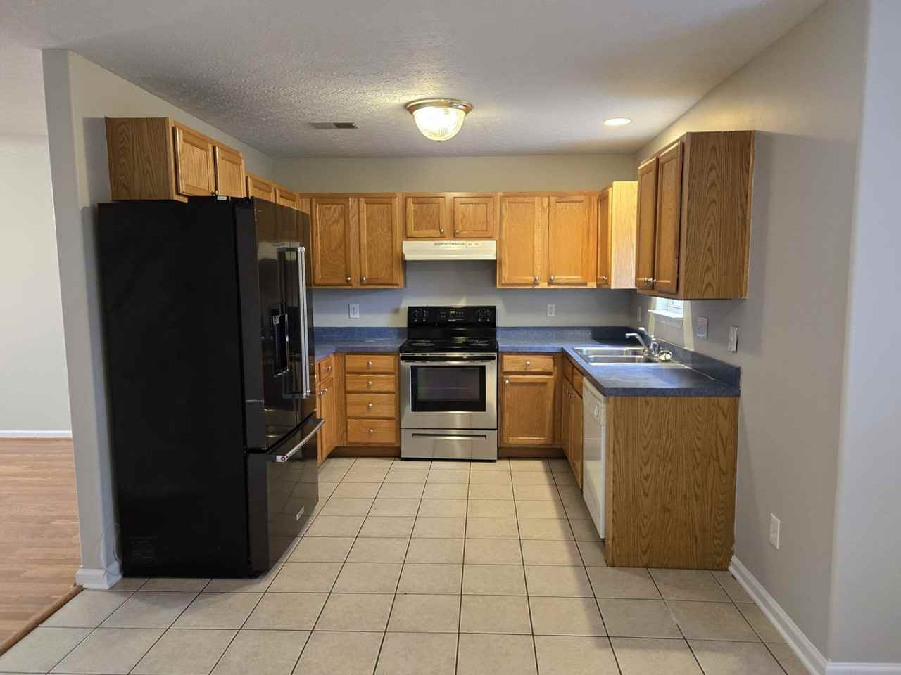 1092 Winding Oak Trl - Photo 4 of 39