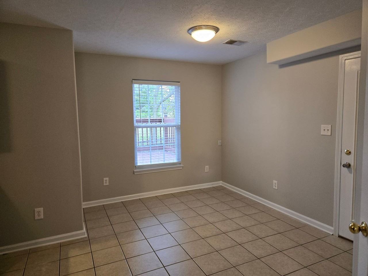 1092 Winding Oak Trl - Photo 7 of 39