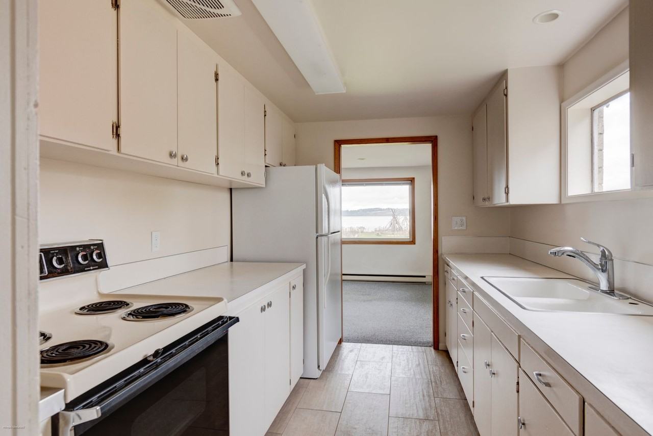 301 Snakelum Point Rd - Photo 2 of 29