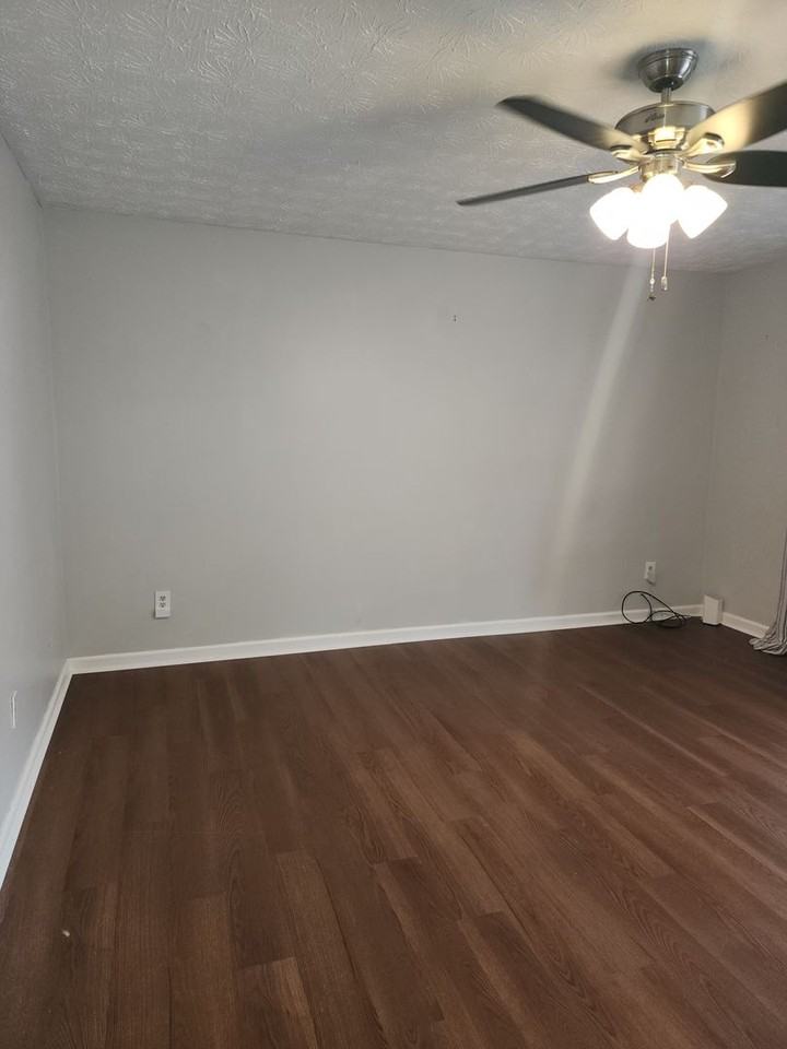 812 Valerie Ln - Photo 7 of 26