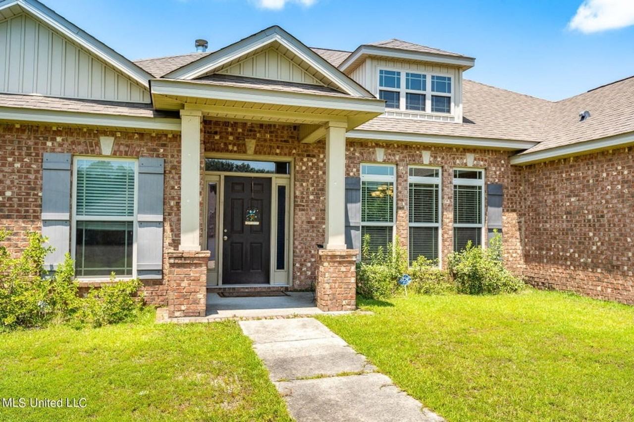 15885 Walker Farm Ln - Photo 2 of 29