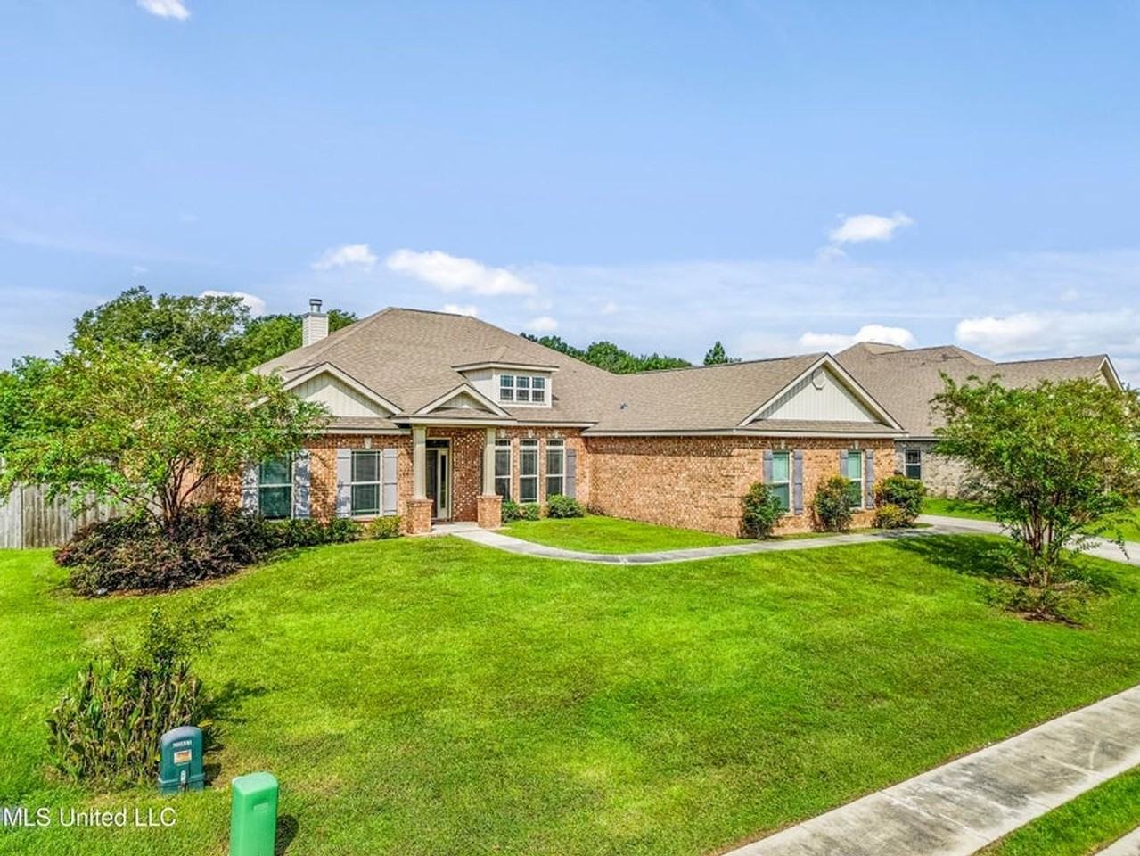 15885 Walker Farm Ln - Photo 3 of 29