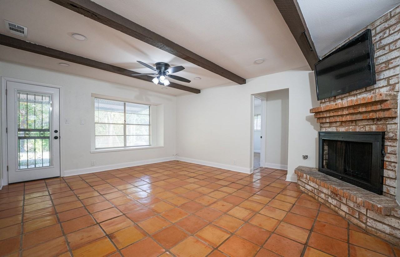 4806 Cedarbrook - Photo 2 of 4