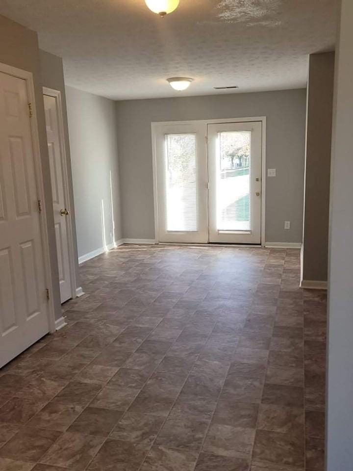 324/326 CPI - Photo 2 of 6