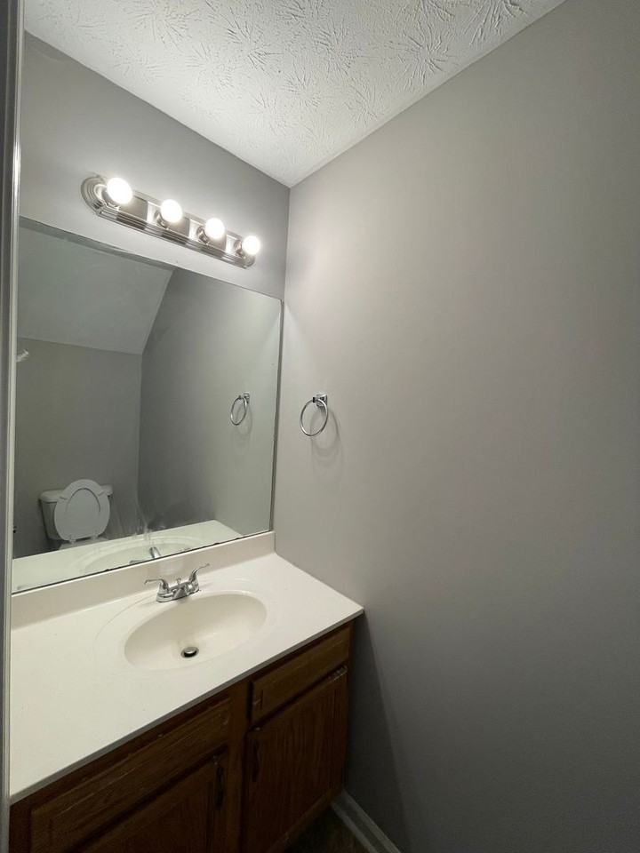 324/326 CPI - Photo 3 of 6