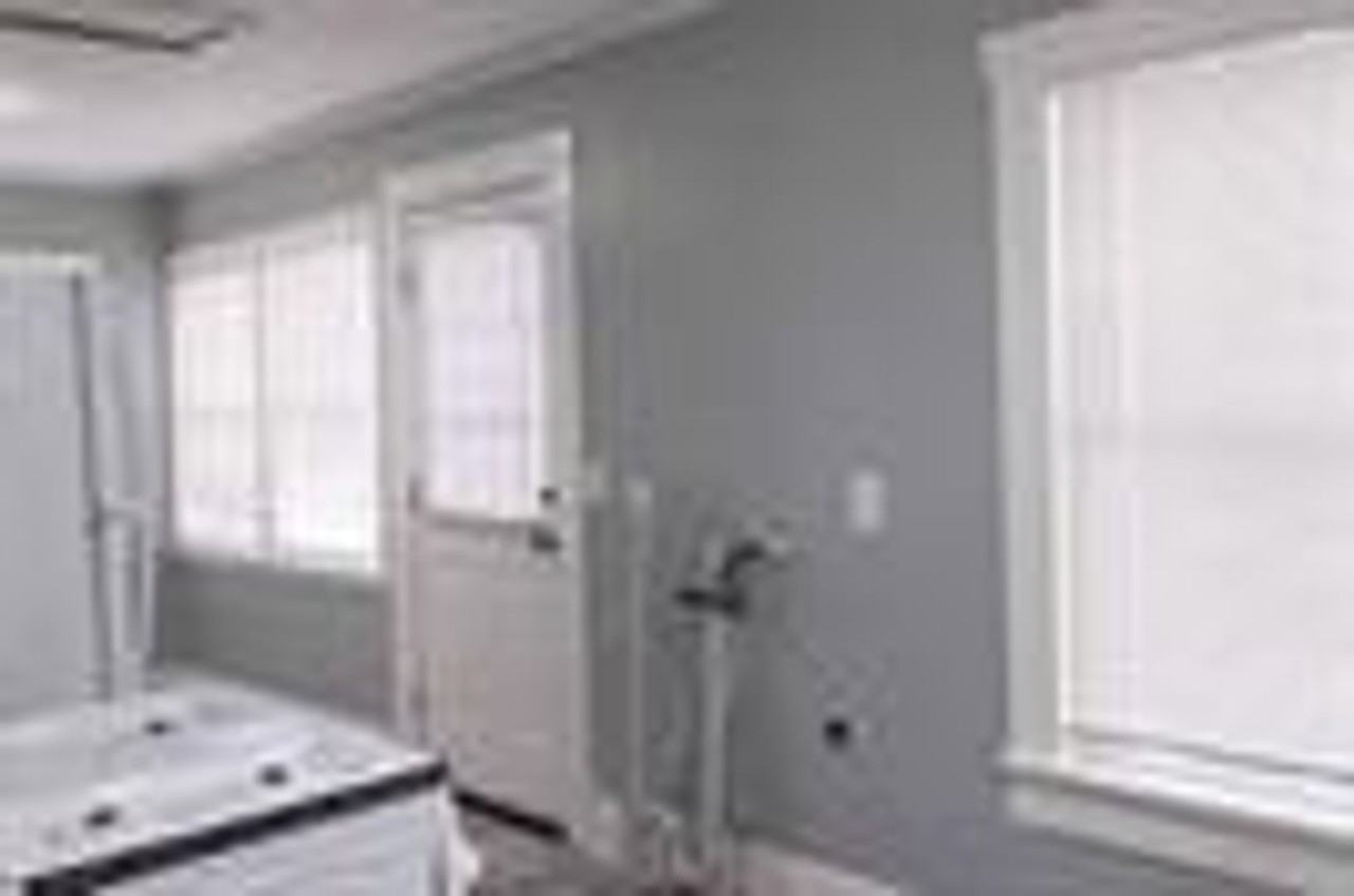 2219 W 41st St - Photo 5 of 7