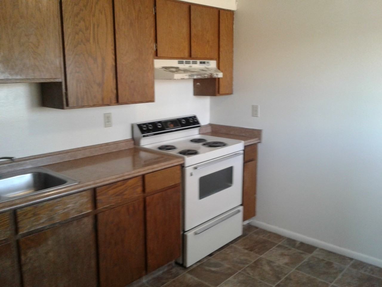 185W 895S 1-4 - Photo 2 of 10