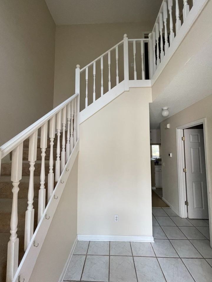 104 Woodrun Dr - Photo 3 of 14