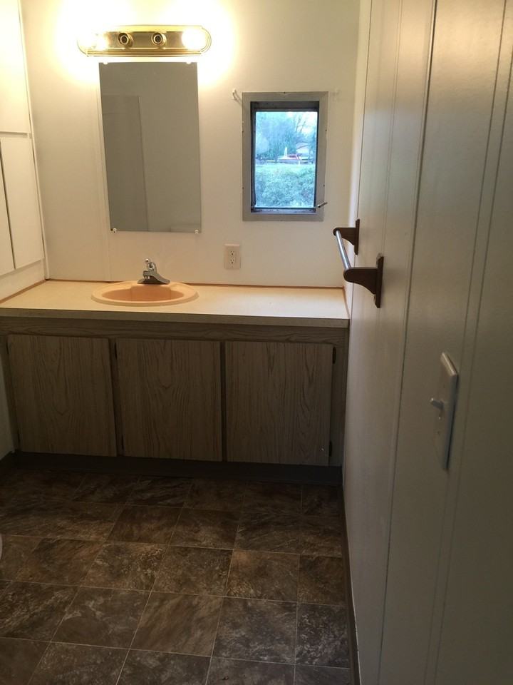 1077 W Axton Rd - Photo 6 of 8