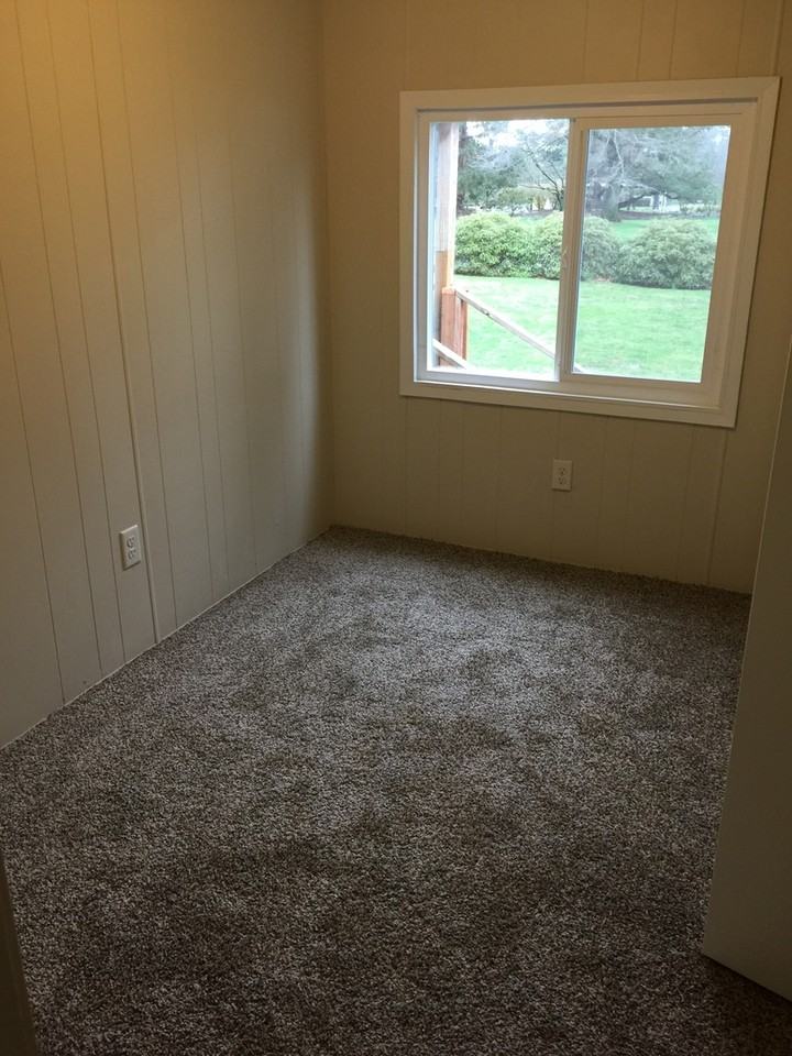 1077 W Axton Rd - Photo 7 of 8