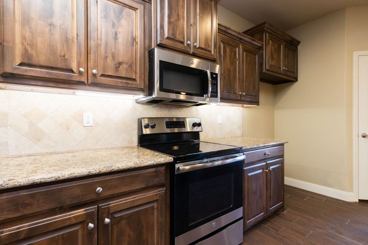 9635 Mossberg St - Photo 6 of 25