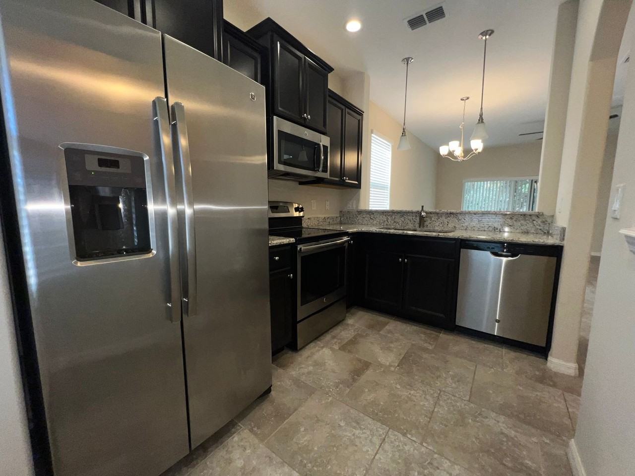 126 Masters Ln - Photo 4 of 34