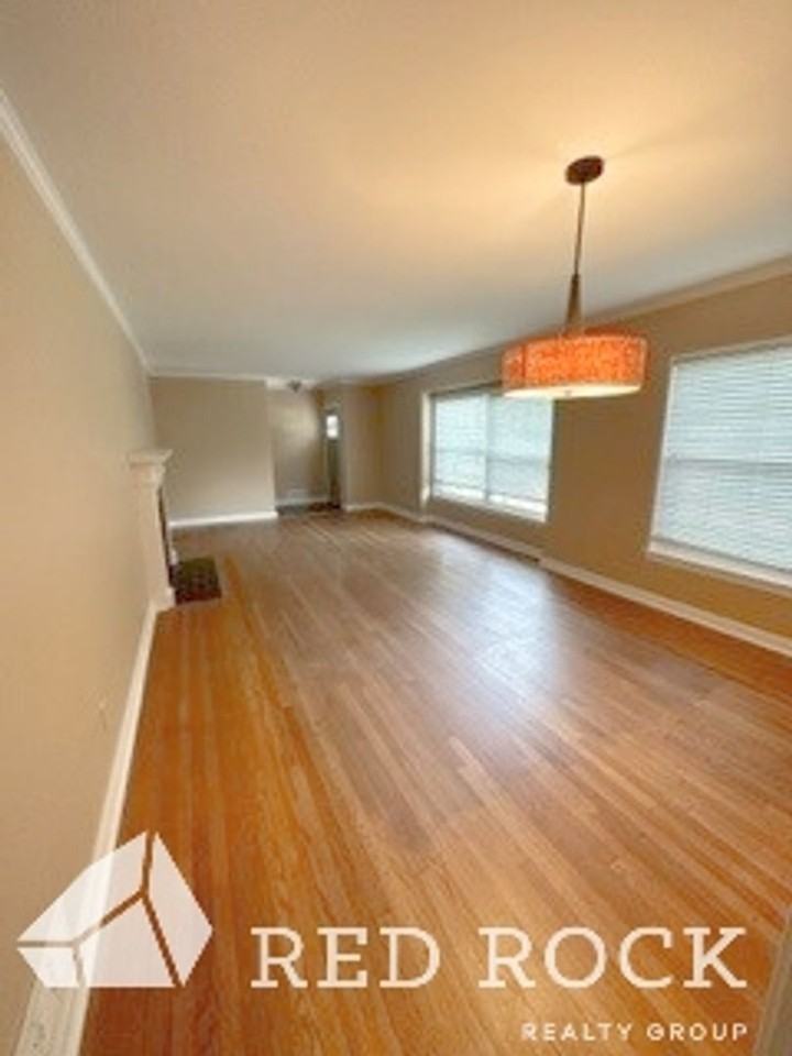 705 56th St S - Photo 3 of 15