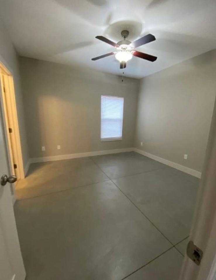 8160 E 34th Ct S - Photo 3 of 10