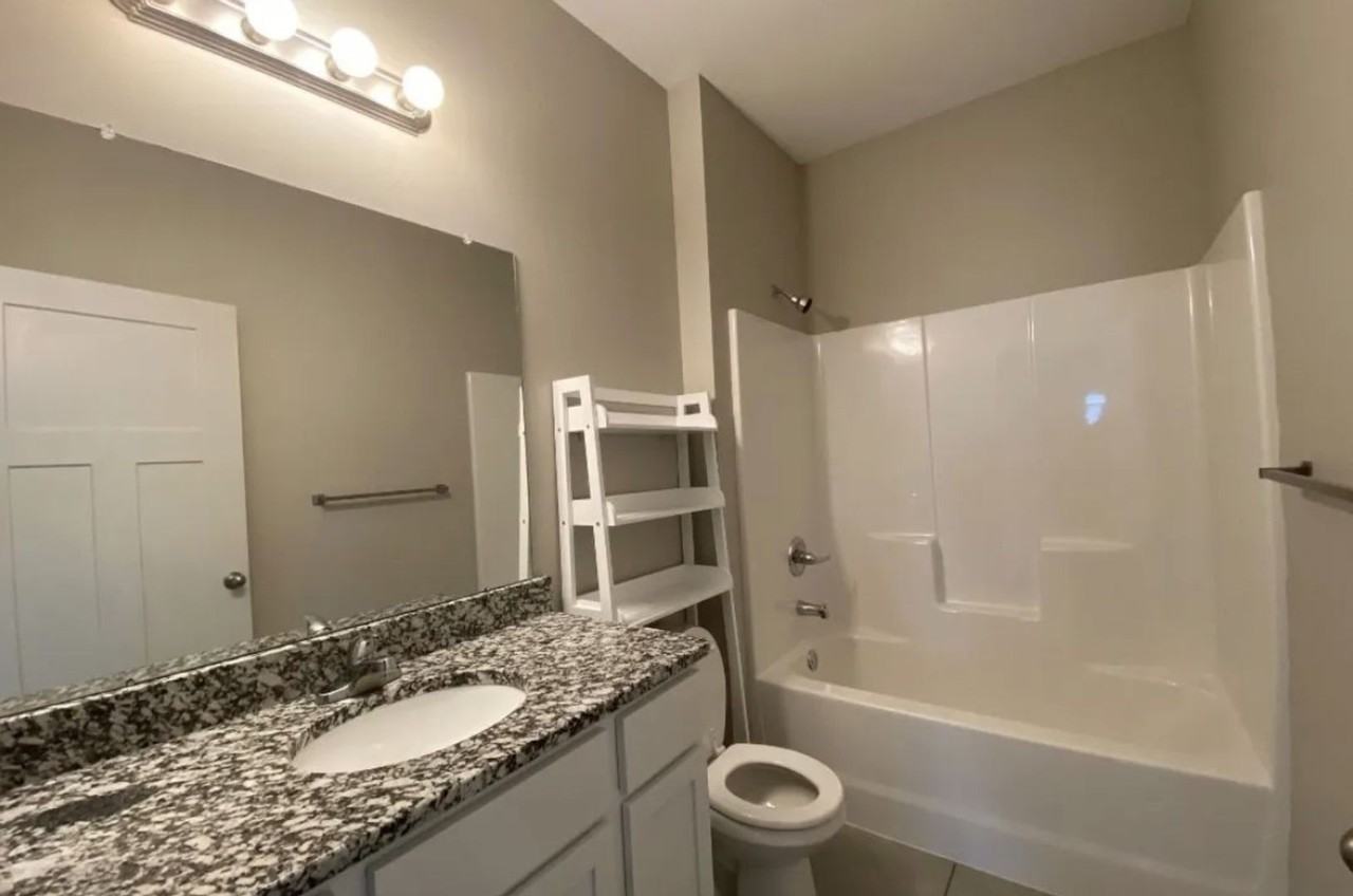 8160 E 34th Ct S - Photo 4 of 10