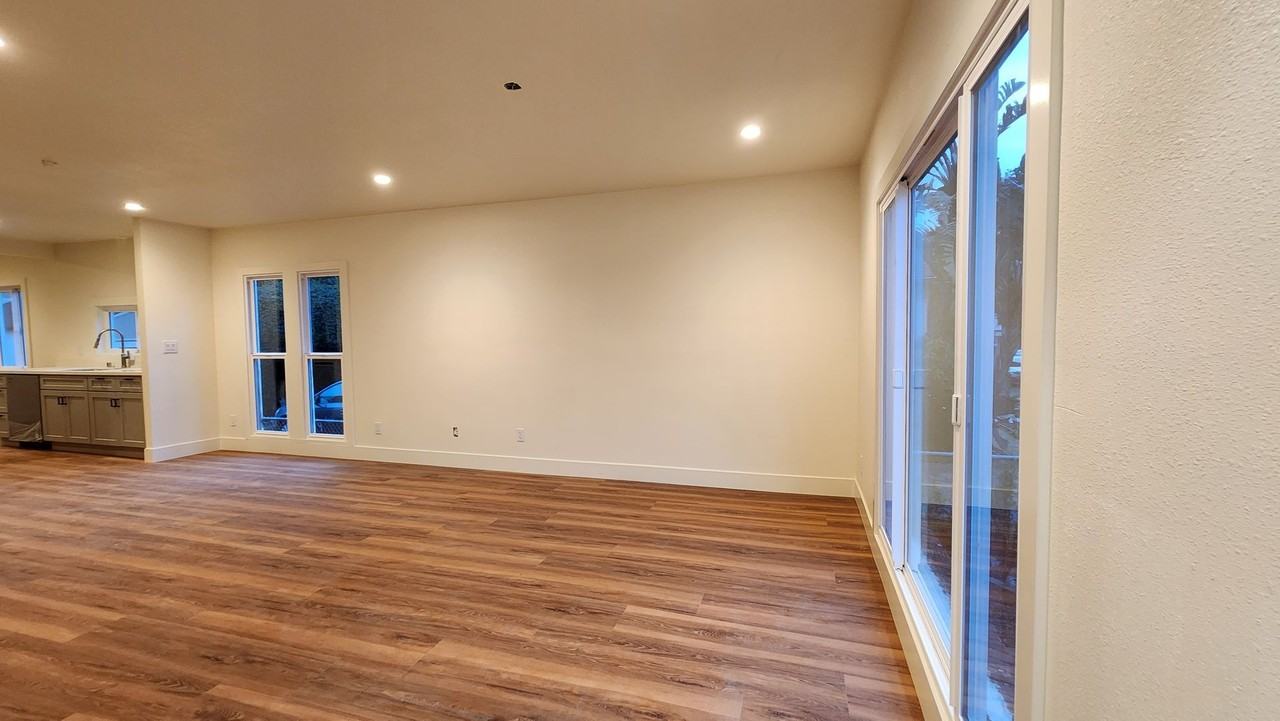 283 California Ave - Photo 3 of 17