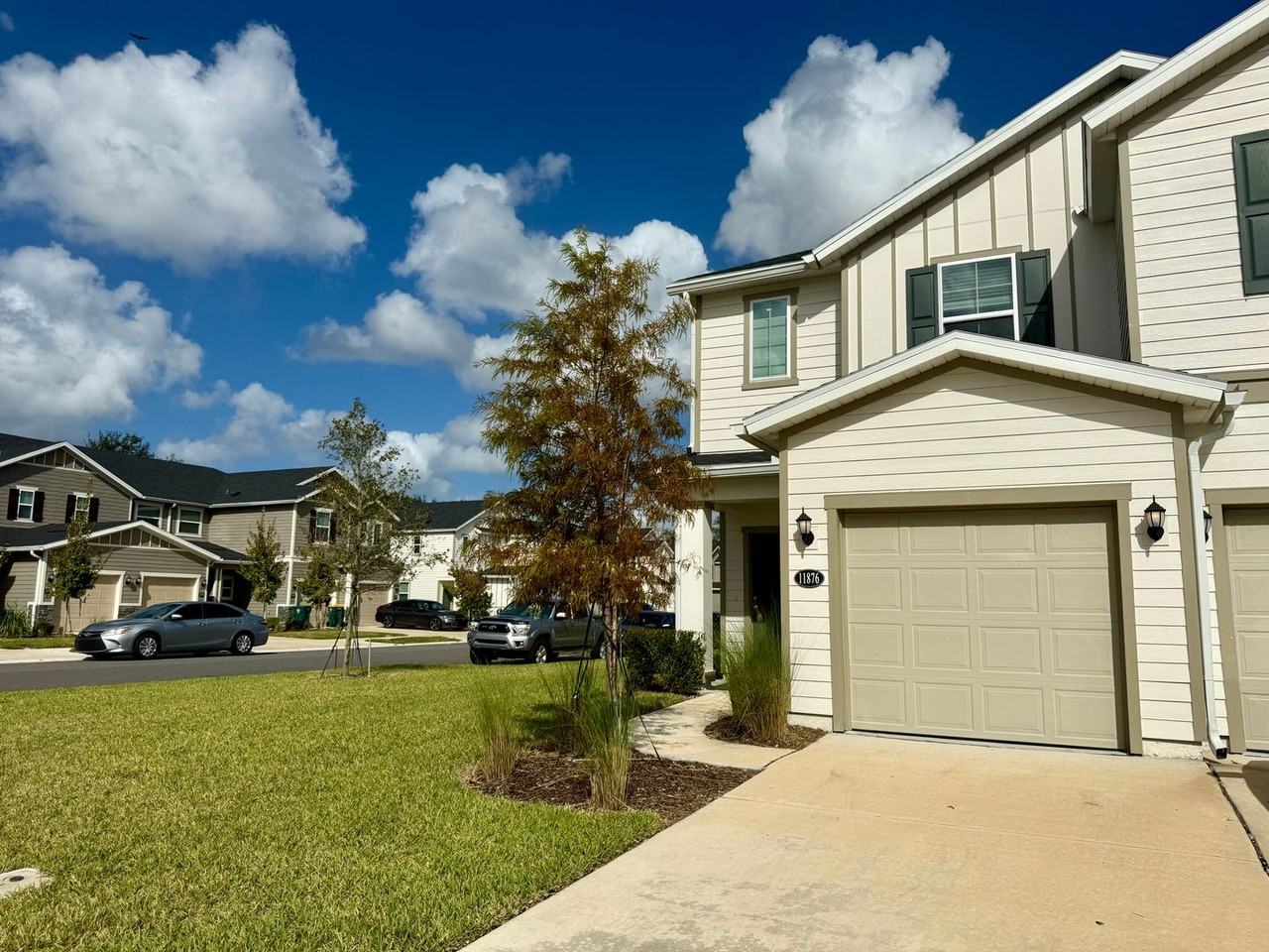11876 Junegrass Rd - Photo 2 of 32