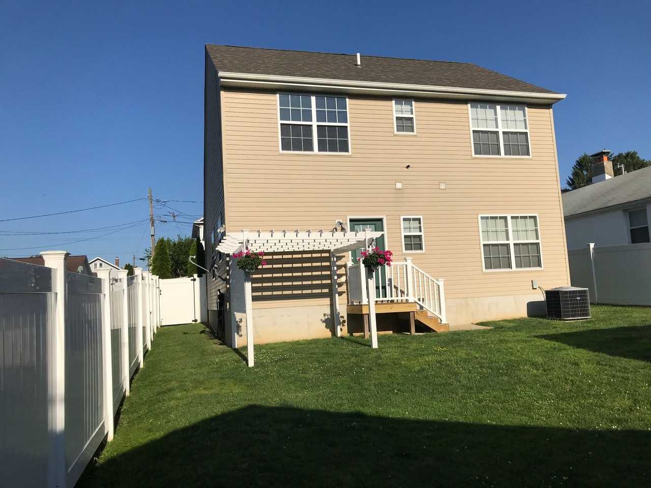 306 Ohio Avenue - Photo 2 of 13