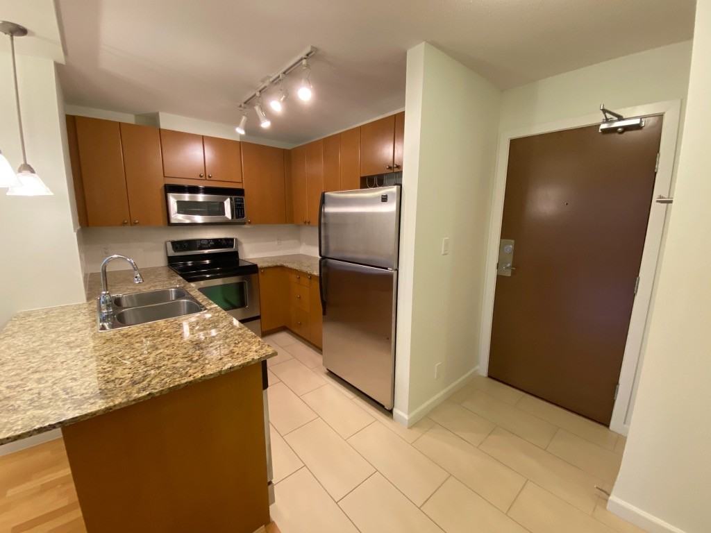 610 Victoria St #1008 - Photo 3 of 15