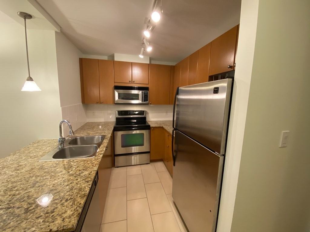 610 Victoria St #1008 - Photo 5 of 15