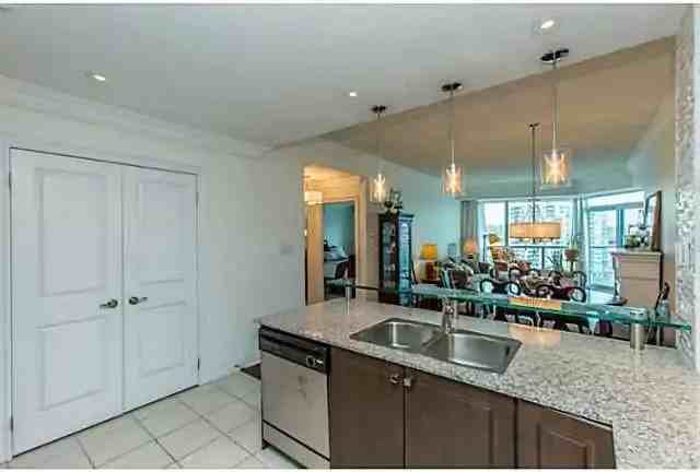 33 Ellen St #1003 - Photo 3 of 15