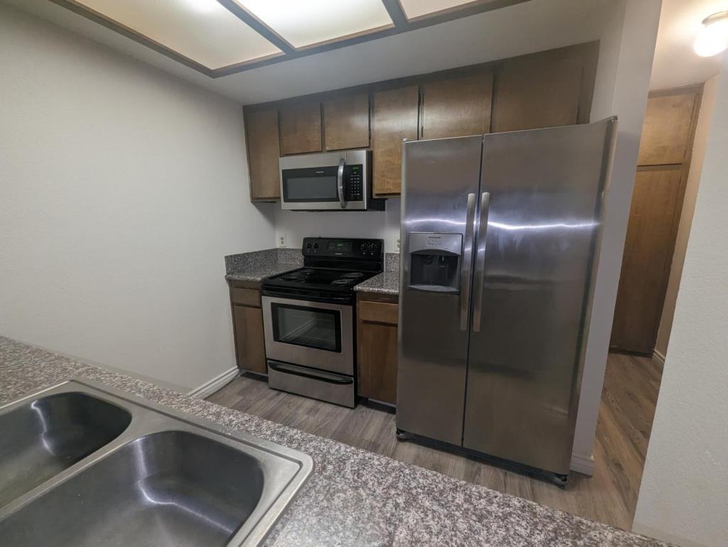 7845 Golfcrest Dr ##21 - Photo 4 of 15