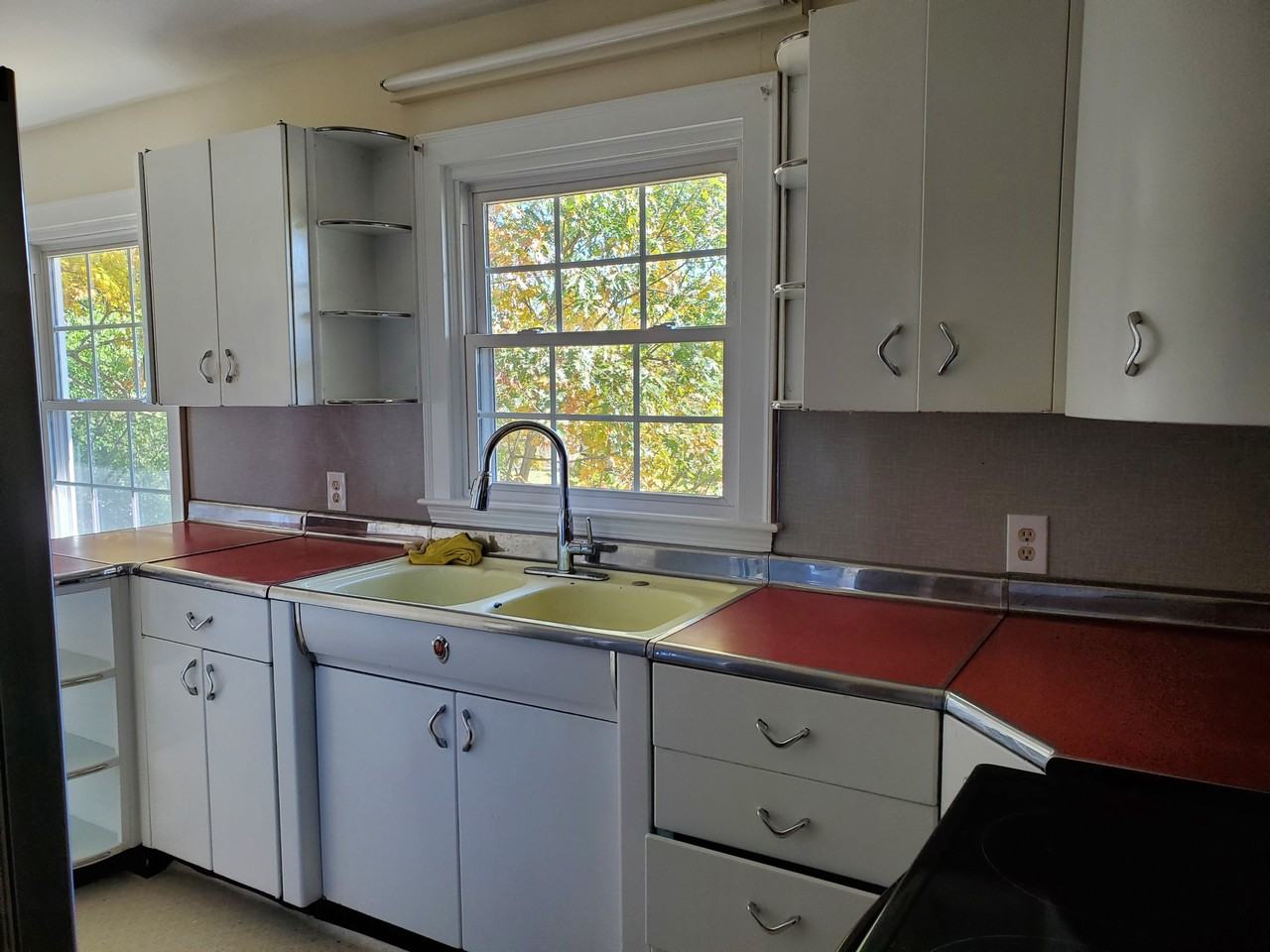 29 Gardiner Rd - Photo 3 of 18