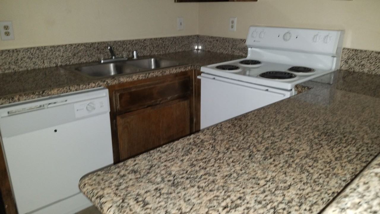 7909 S Laurelglen Blvd - Photo 3 of 3